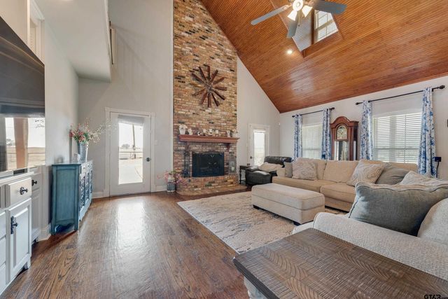 669 Van Zandt County Road 2316, Canton, TX 75103