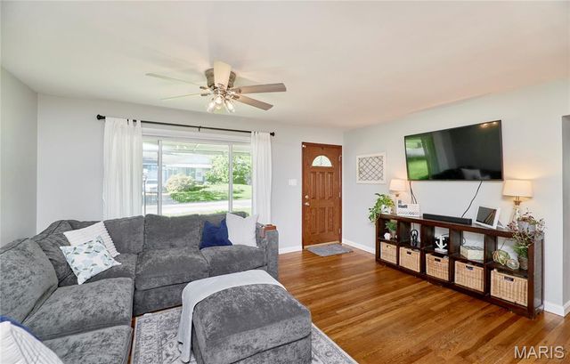 7107 General Sherman Lane, St Louis, MO 63123