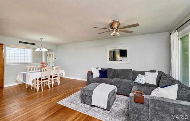 7107 General Sherman Lane, St Louis, MO 63123