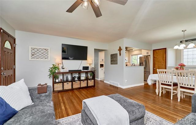 7107 General Sherman Lane, St Louis, MO 63123
