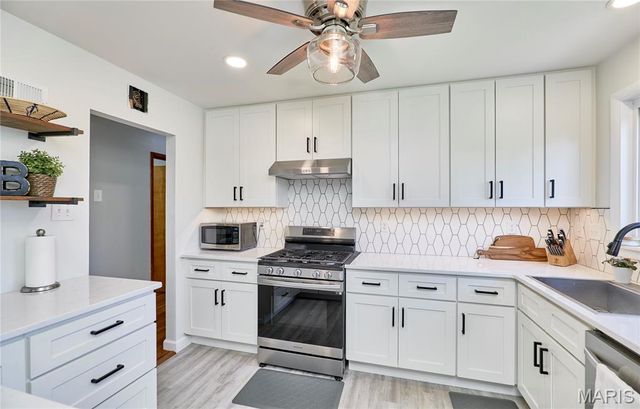 7107 General Sherman Lane, St Louis, MO 63123