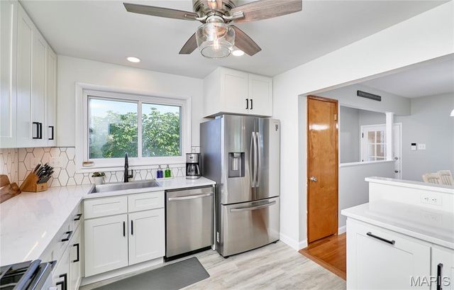 7107 General Sherman Lane, St Louis, MO 63123