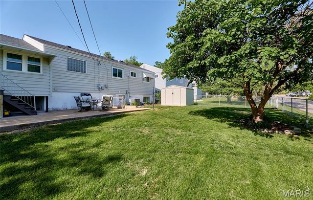 7107 General Sherman Lane, St Louis, MO 63123