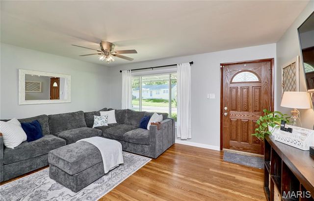 7107 General Sherman Lane, St Louis, MO 63123