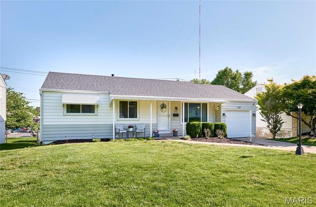 7107 General Sherman Lane, St Louis, MO 63123