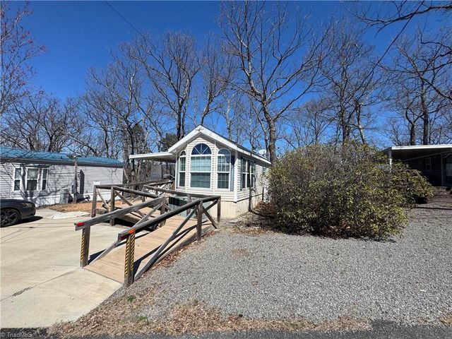 438 Dogwood Circle, Traphill, NC 28685