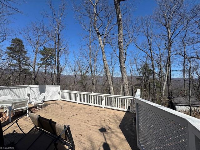 438 Dogwood Circle, Traphill, NC 28685