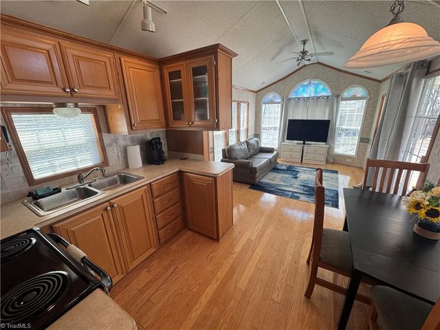 438 Dogwood Circle, Traphill, NC 28685