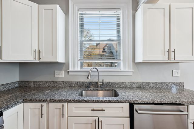 40 Humphreys St, Boston, MA 02125