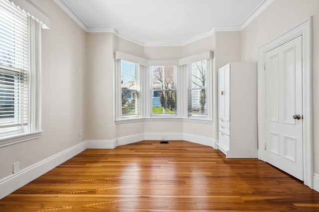 40 Humphreys St, Boston, MA 02125