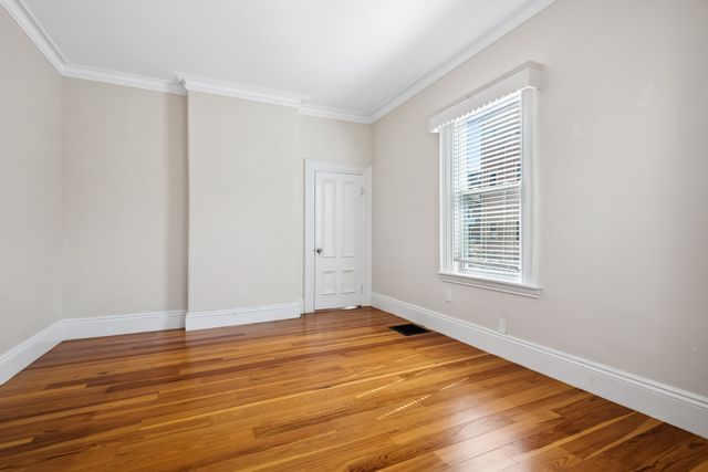40 Humphreys St, Boston, MA 02125