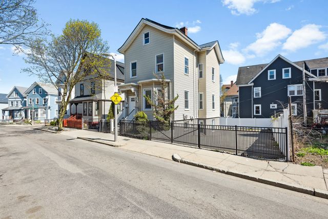 40 Humphreys St, Boston, MA 02125
