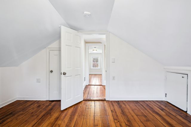40 Humphreys St, Boston, MA 02125