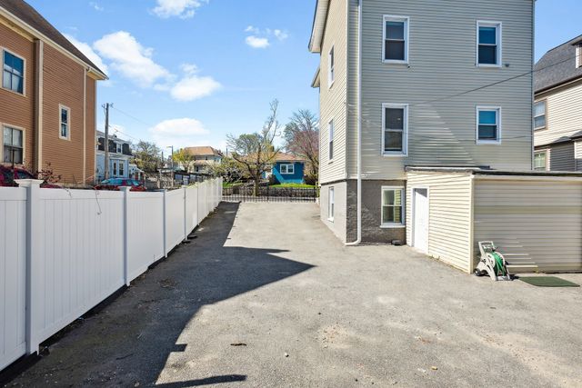 40 Humphreys St, Boston, MA 02125