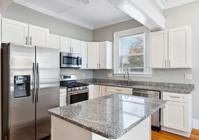 40 Humphreys St, Boston, MA 02125