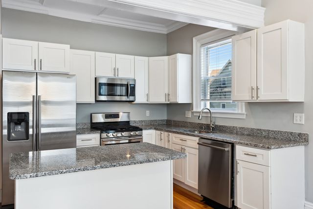 40 Humphreys St, Boston, MA 02125
