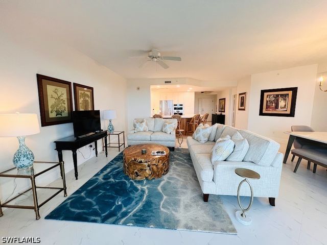 425 Cove Tower DR 902, Naples, FL 34110