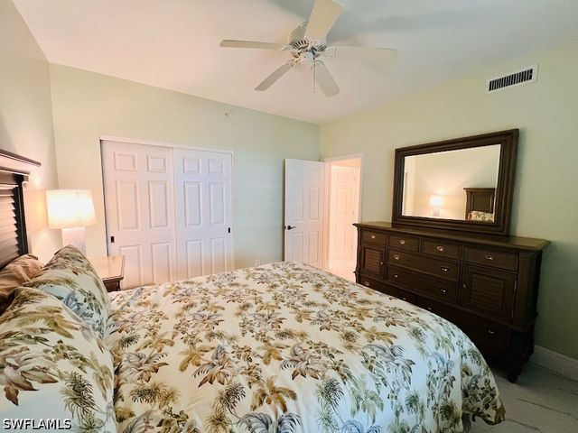 425 Cove Tower DR 902, Naples, FL 34110