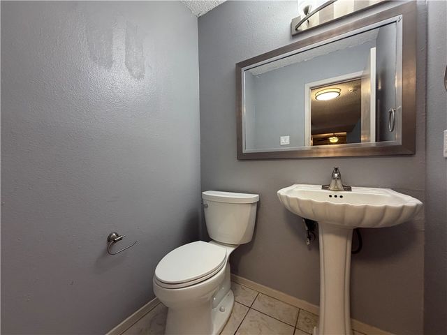 2825 Vancouver Dr, Corpus Christi, TX 78414
