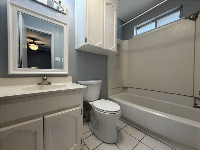 2825 Vancouver Dr, Corpus Christi, TX 78414