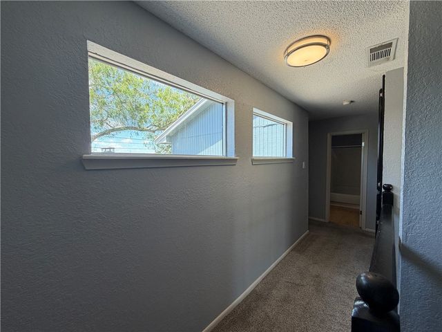 2825 Vancouver Dr, Corpus Christi, TX 78414