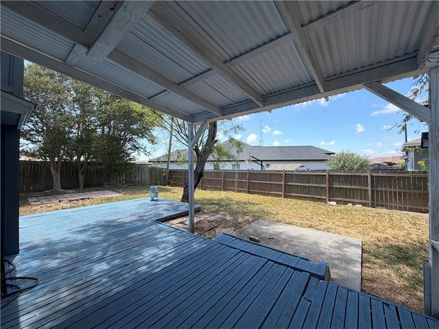 2825 Vancouver Dr, Corpus Christi, TX 78414