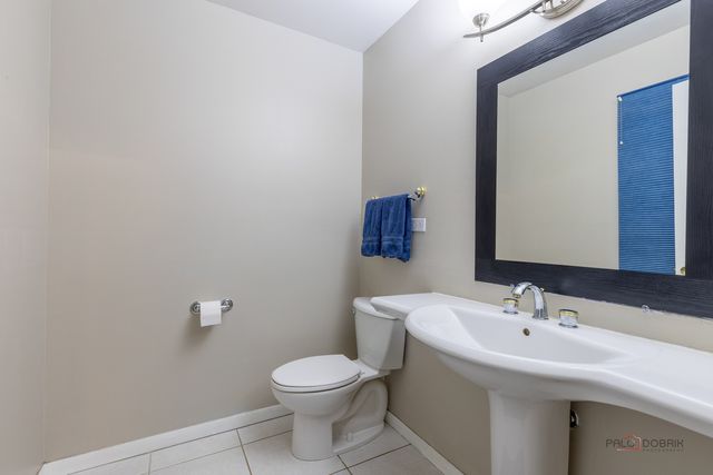 240 Osage Terrace, Buffalo Grove, IL 60089