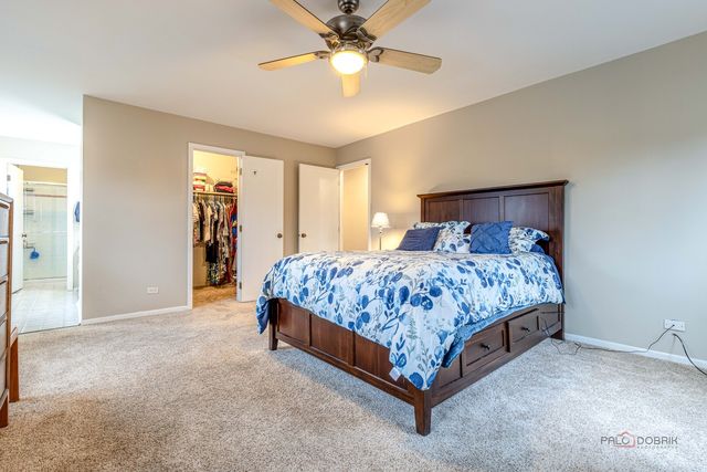 240 Osage Terrace, Buffalo Grove, IL 60089