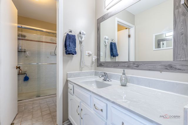 240 Osage Terrace, Buffalo Grove, IL 60089