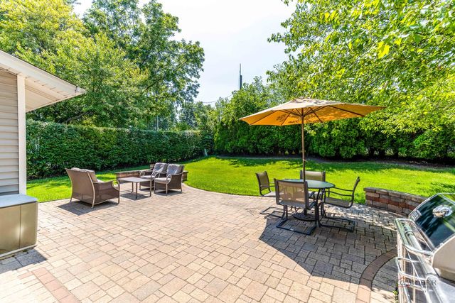 240 Osage Terrace, Buffalo Grove, IL 60089