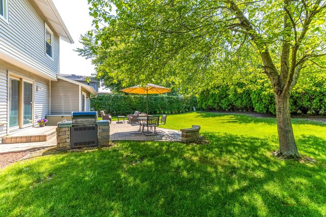 240 Osage Terrace, Buffalo Grove, IL 60089