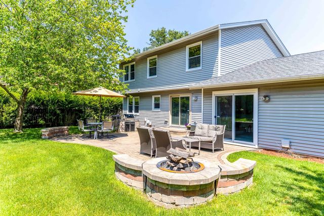 240 Osage Terrace, Buffalo Grove, IL 60089