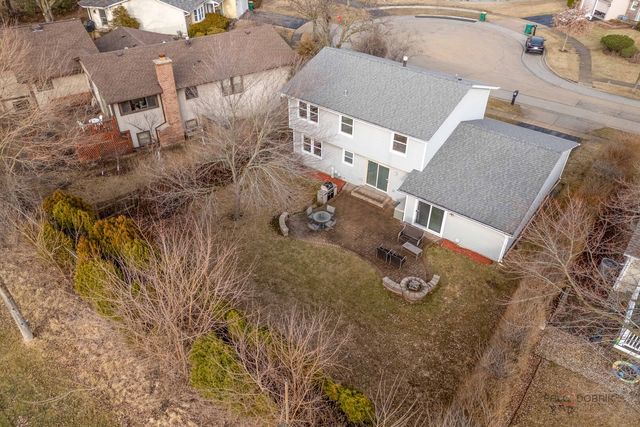 240 Osage Terrace, Buffalo Grove, IL 60089