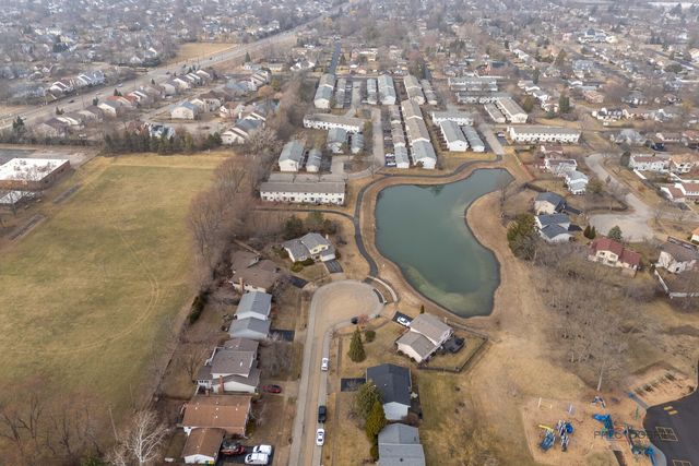 240 Osage Terrace, Buffalo Grove, IL 60089