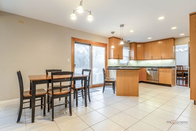 240 Osage Terrace, Buffalo Grove, IL 60089