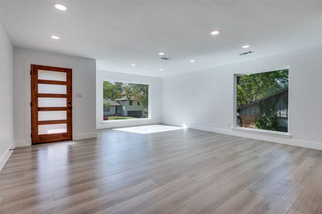 2330 Cody Drive, Dallas, TX 75228