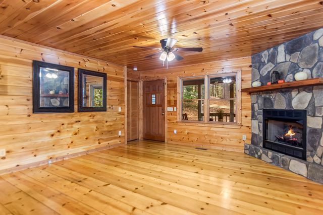 125 Waters Road, Ellijay, GA 30536