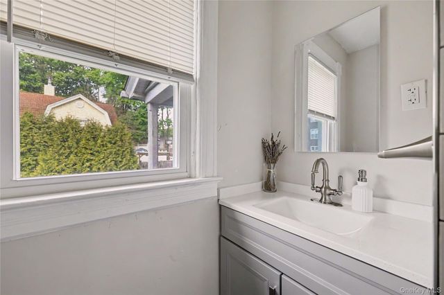 17 Grant Street, Pleasantville, NY 10570