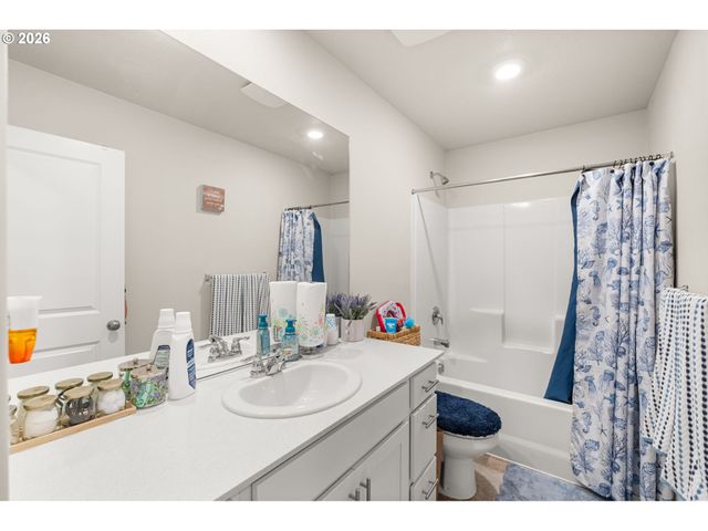 2722 U St, Springfield, OR 97477