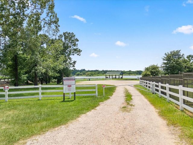 18925 Harbor Side Boulevard, Montgomery, TX 77356
