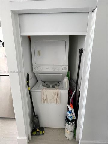 90 SW 3rd St 1205, Miami, FL 33130