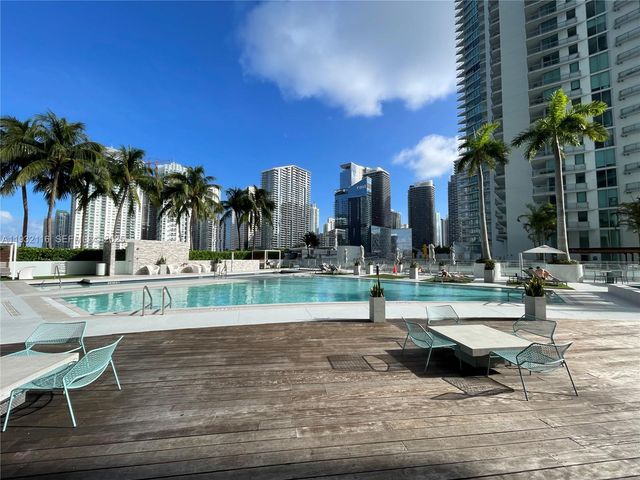 90 SW 3rd St 1205, Miami, FL 33130
