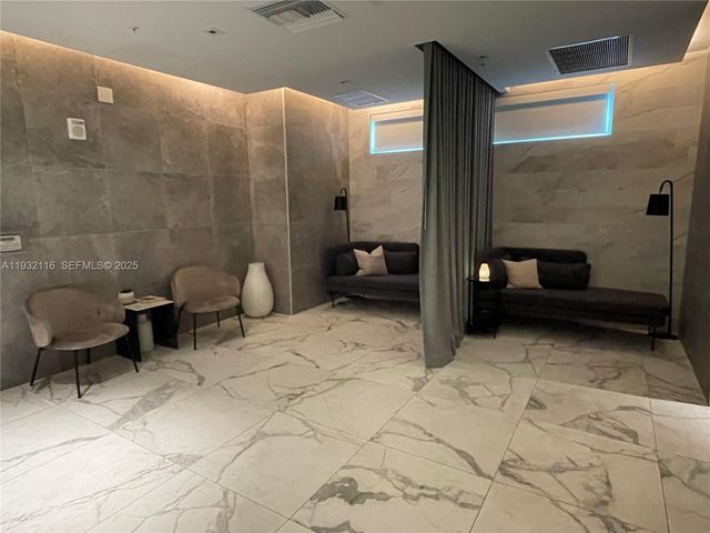 90 SW 3rd St 1205, Miami, FL 33130