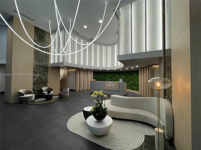 90 SW 3rd St 1205, Miami, FL 33130