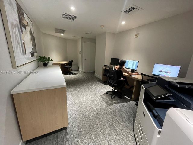 90 SW 3rd St 1205, Miami, FL 33130