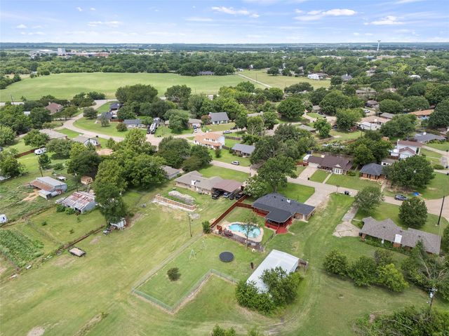116 Willow Lake Lane, Crandall, TX 75114