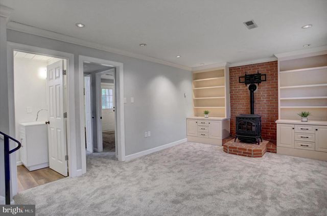 121 ALBANY AVE E, Walkersville, MD 21793