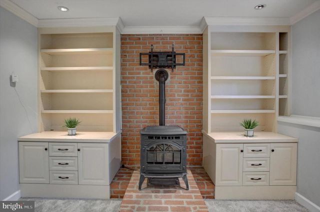 121 ALBANY AVE E, Walkersville, MD 21793