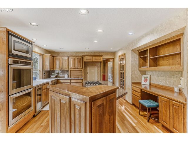 12160 Sw WILDWOOD St, Tigard, OR 97224