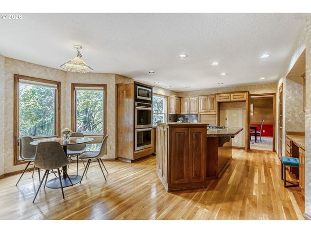 12160 Sw WILDWOOD St, Tigard, OR 97224